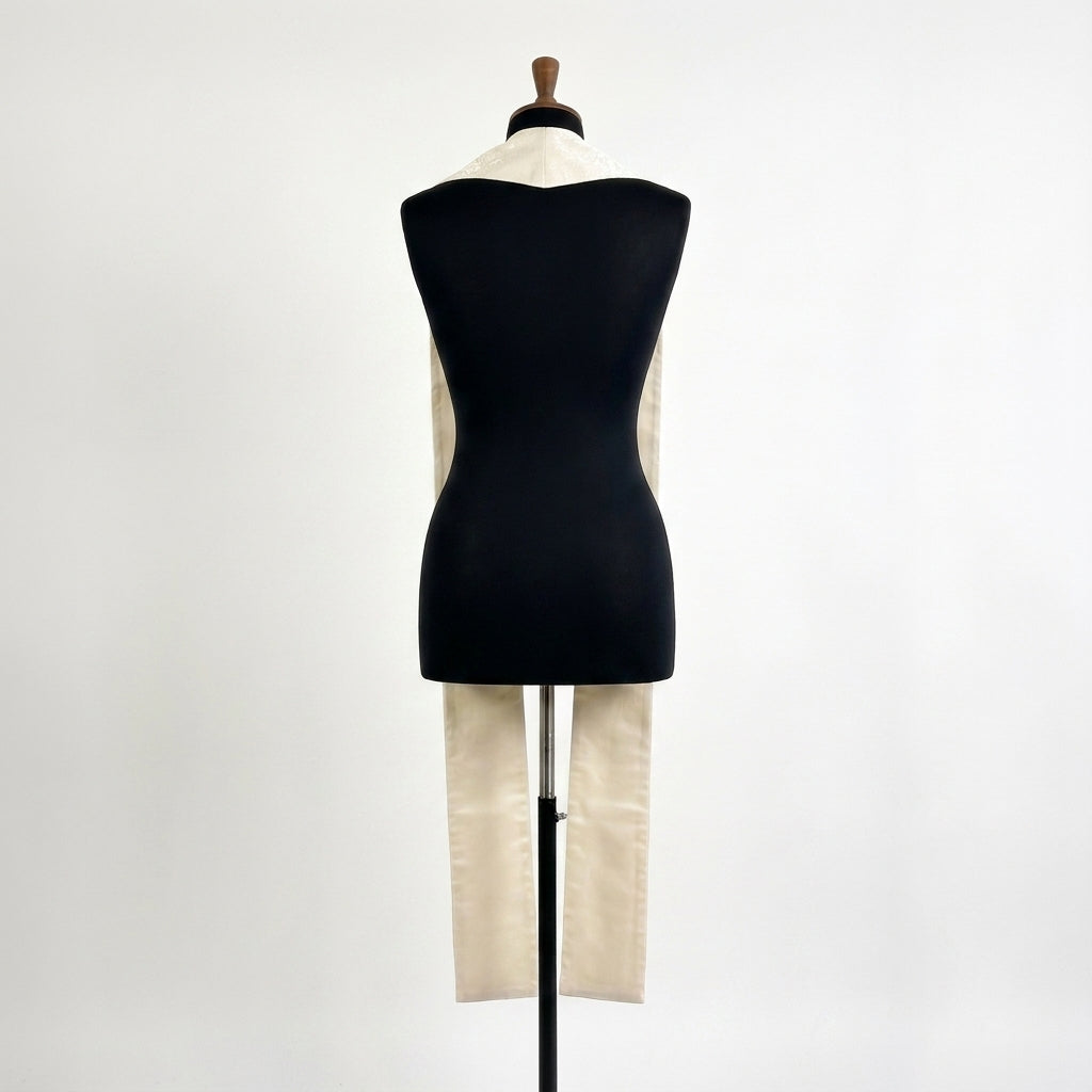 Back view of the Ivory Nativity Clergy Stole showing the plain damask reverse and deep V neckline